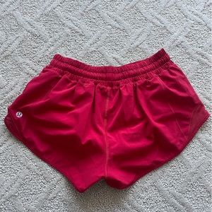 LULULEMON HOTTY HOT 2.5 SHORTS
